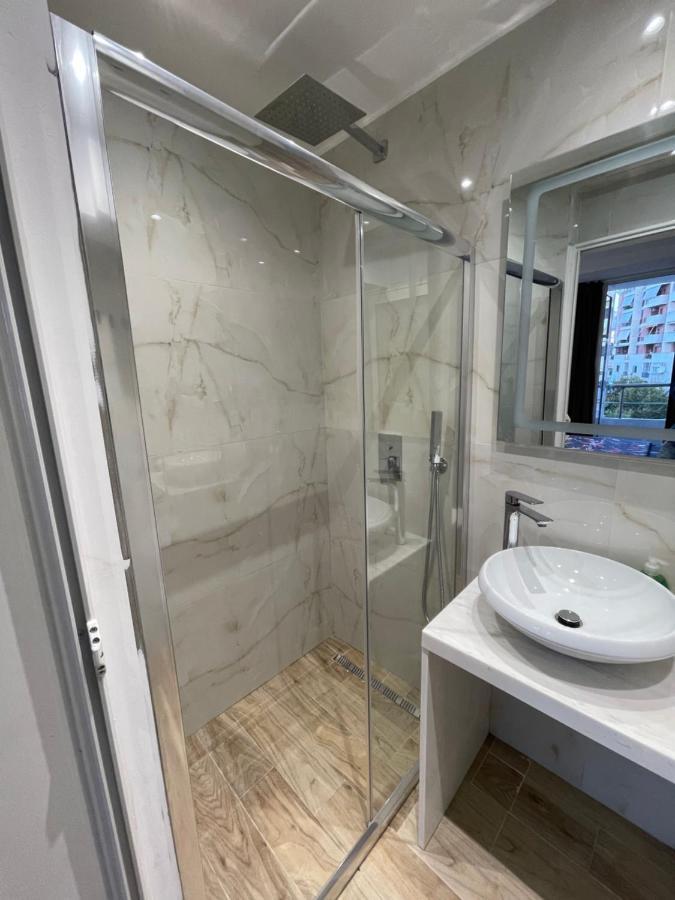 Boutique Central Studio Apartments Тирана Экстерьер фото