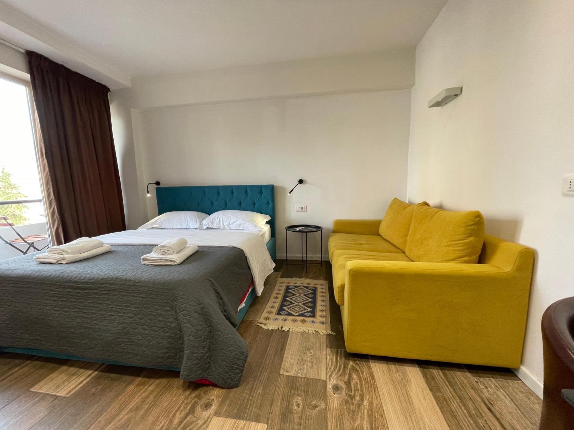 Boutique Central Studio Apartments Тирана Экстерьер фото