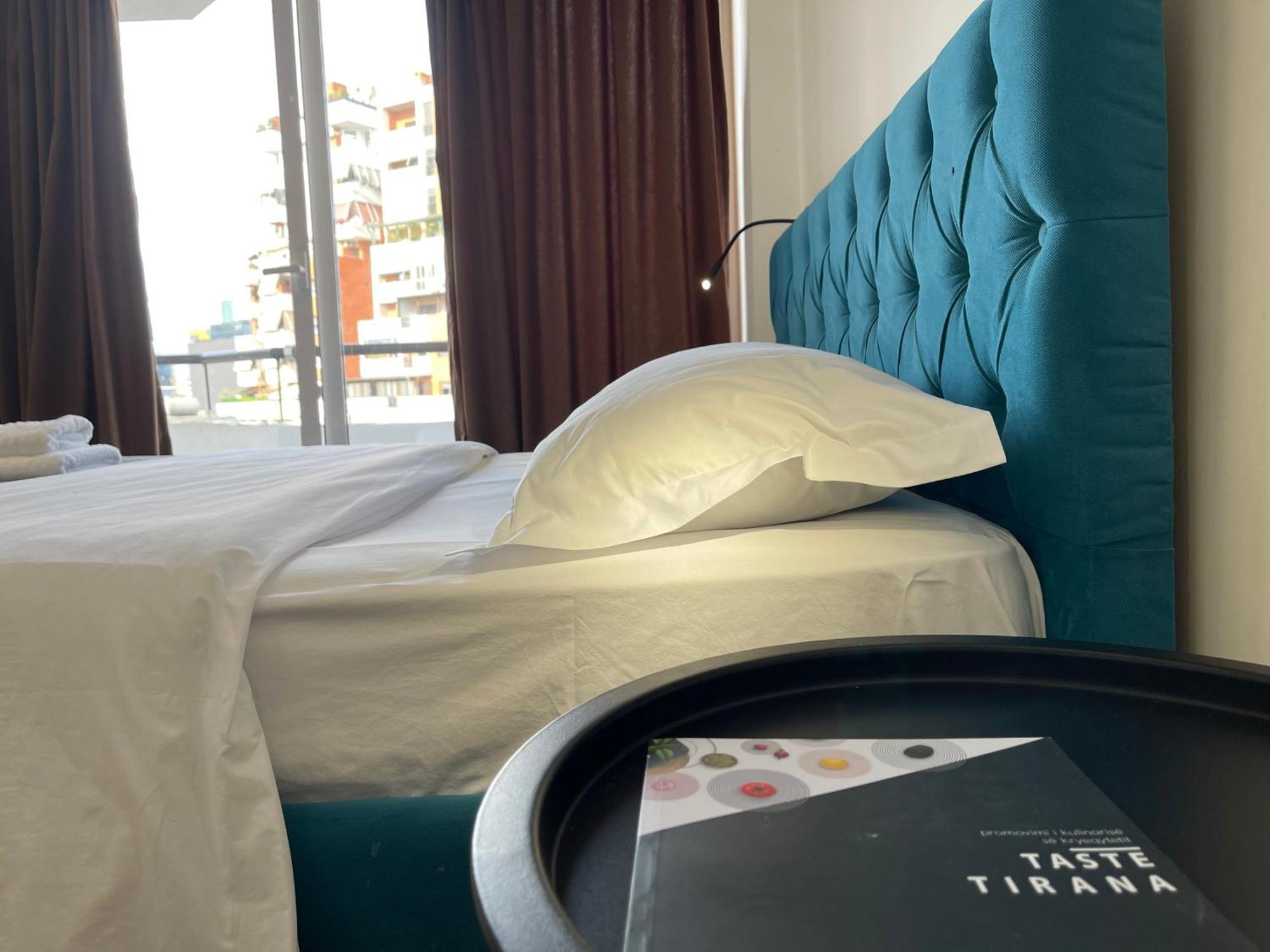 Boutique Central Studio Apartments Тирана Экстерьер фото