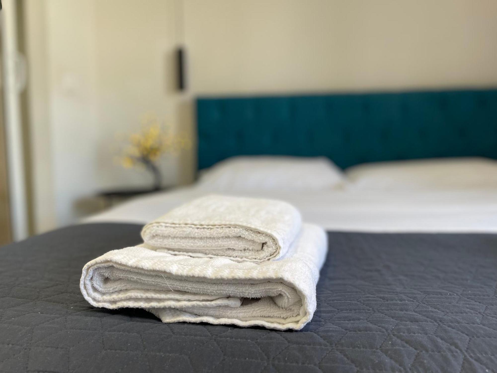 Boutique Central Studio Apartments Тирана Экстерьер фото